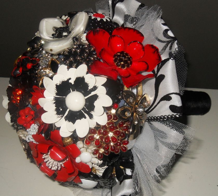   BLACK & WHITE Bridal Brooch Bouquet Wedding Flower alternative  